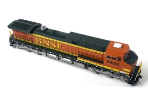 H0-DC-ATHEARN-77652---Diesellokomotive-AC4400---BNSF---DSS