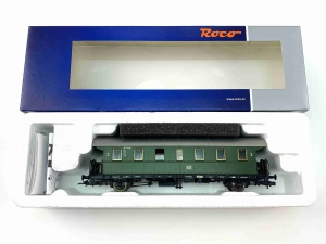 H0-DC-ROCO-44201---Personenwagen---Donnerbchse---2-Kl---DB---Ep-III