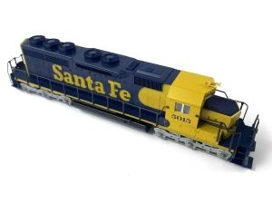 H0-DC-KATO-37-011---AT--Santa-Fe-5015