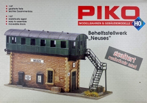 H0-PIKO-61128---Behelfsstellwerk-Neuses