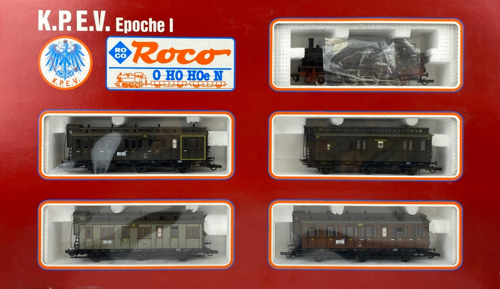 Bild 1 von H0 DC ROCO 43025 - 5-tlg. Zugset Dampflok BR T12 - KPEV - Ep. I