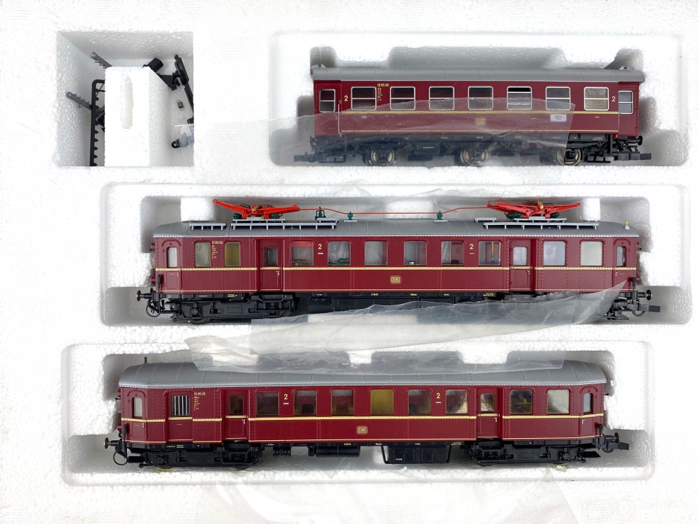 Bild 1 von H0 DC ROCO 43065 - Elektro-Triebzug BR ET 85 - DB