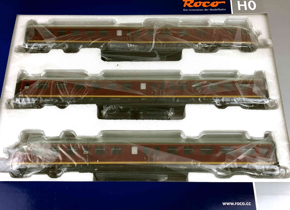 Bild 1 von H0 DC ROCO 63132 - 3-tlg. Dieseltriebzug VT 12.5 - DB - Ep. III - DSS