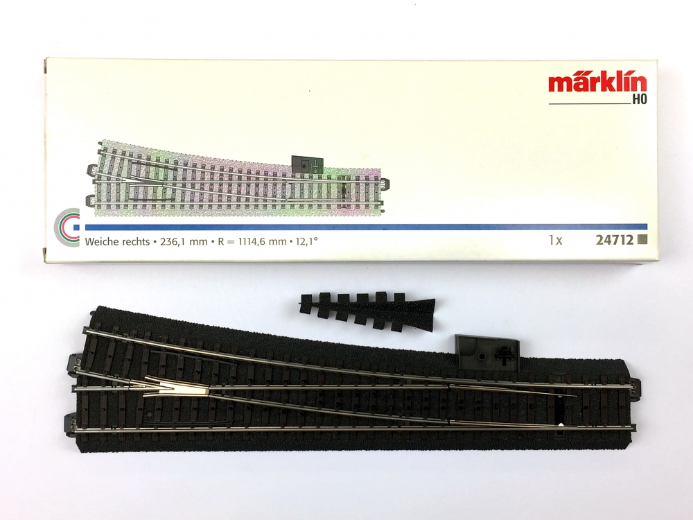 Bild 1 von H0 MÄRKLIN 24712 - C-Gleis schlanke Weiche Rechts, 12,1°, 236,1 mm
