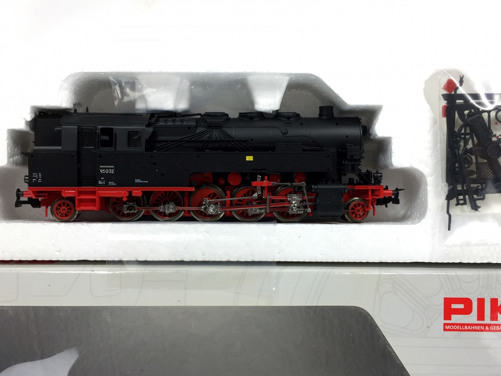Bild 1 von H0 DC PIKO 50132 - Dampflokomotive Tenderlok BR 95 der DR - Ep. III - DSS
