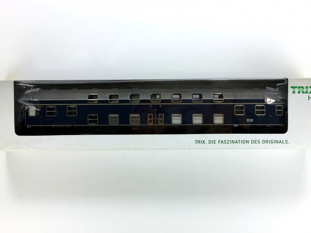 Bild 1 von H0 DC TRIX 23462 - Doppelstockwagen der DB - mit Küche + Speiseraum - Prototyp - Ep. III