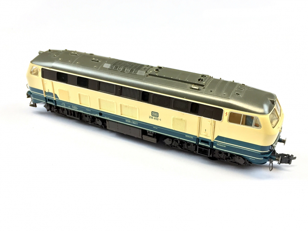 Bild 1 von H0 DC FLEISCHMANN 4933 - Diesellokomotive BR 218 der DB - Ep. IV - Schienenreinigung