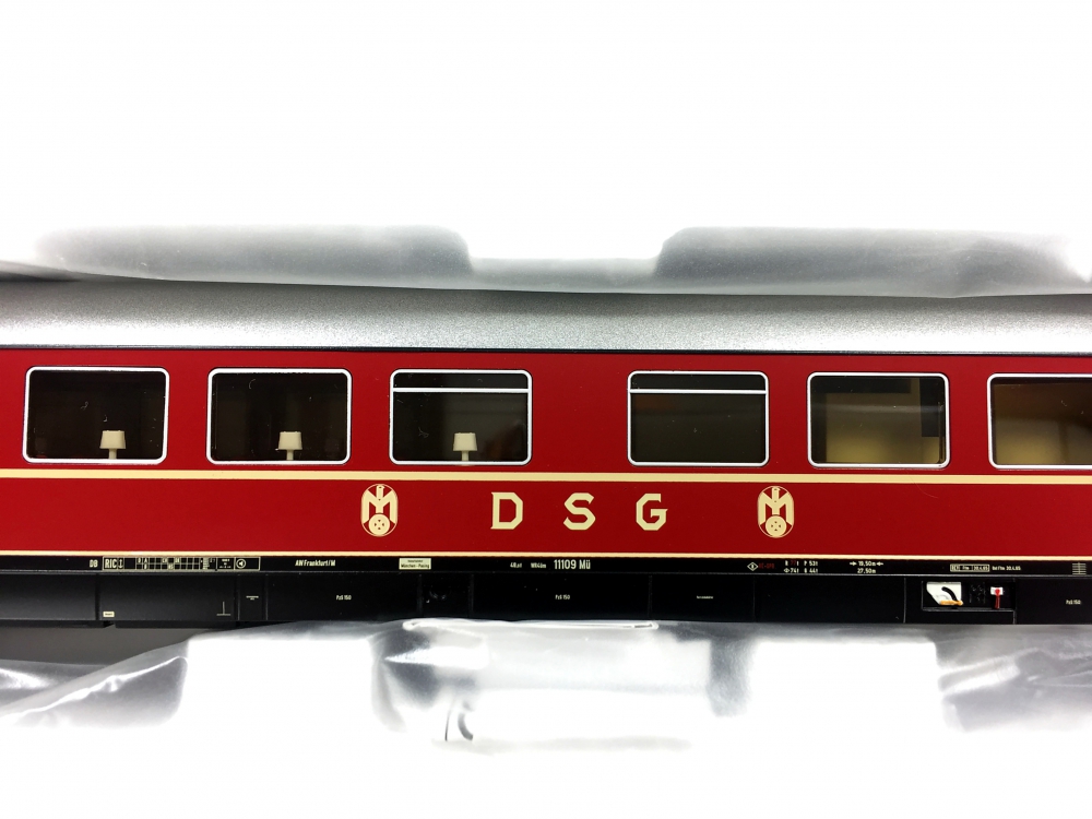 Bild 1 von H0 DC ROCO 45812 - Speisewagen WR4üm-64 der DSG / DB - Ep. III