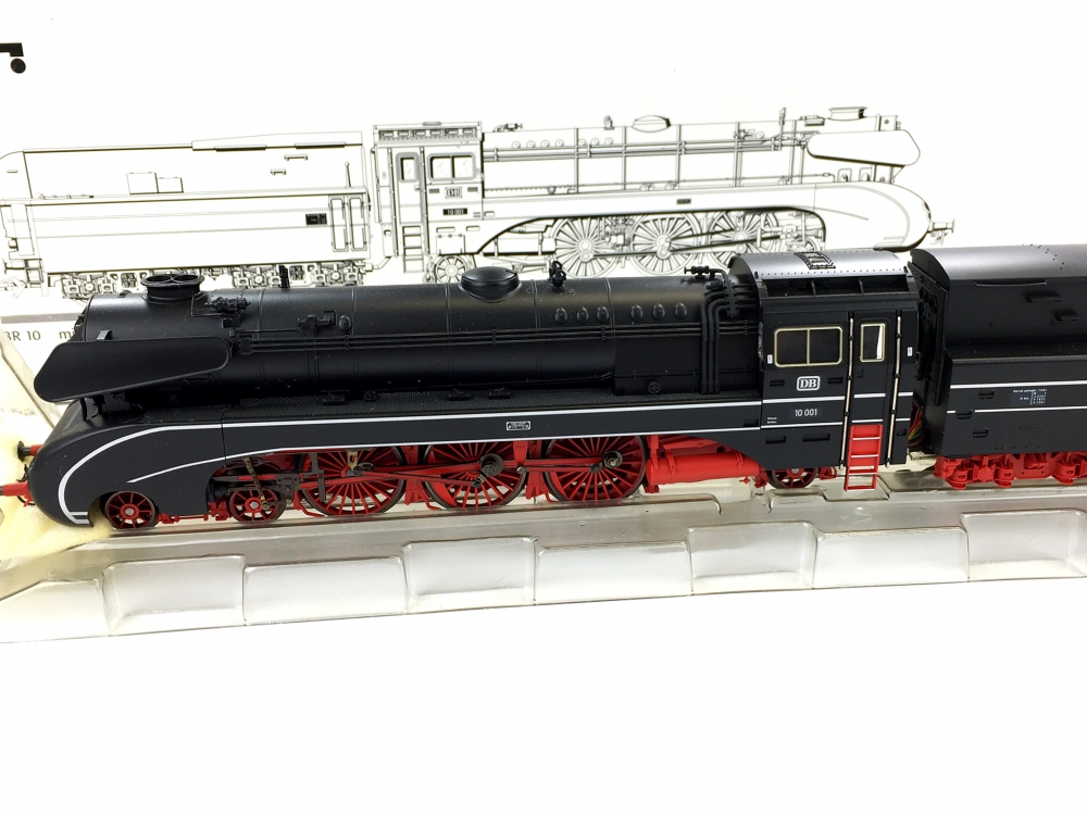Bild 1 von H0 AC MÄRKLIN 34080 - Dampflokomotive mit Tender BR 10 der DB - Digital