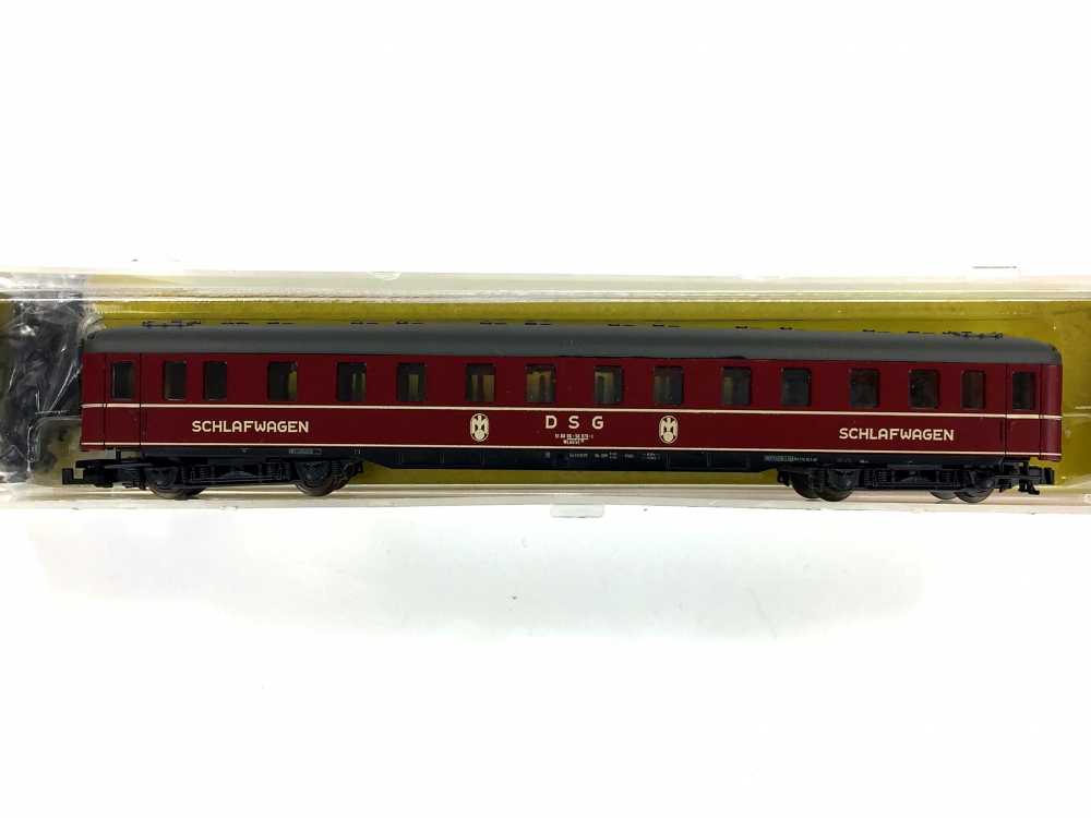 Bild 1 von N ROCO 02269 A - Schnellzug Schlafwagen Schürzenwagen der DSG - Ep. IV