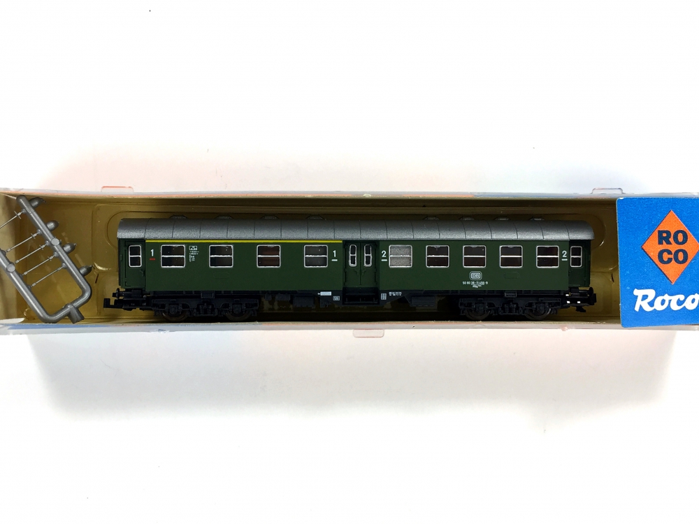 Bild 1 von N ROCO 02254 S - 1./2. Kl. Umbauwagen der DB - Ep. IV