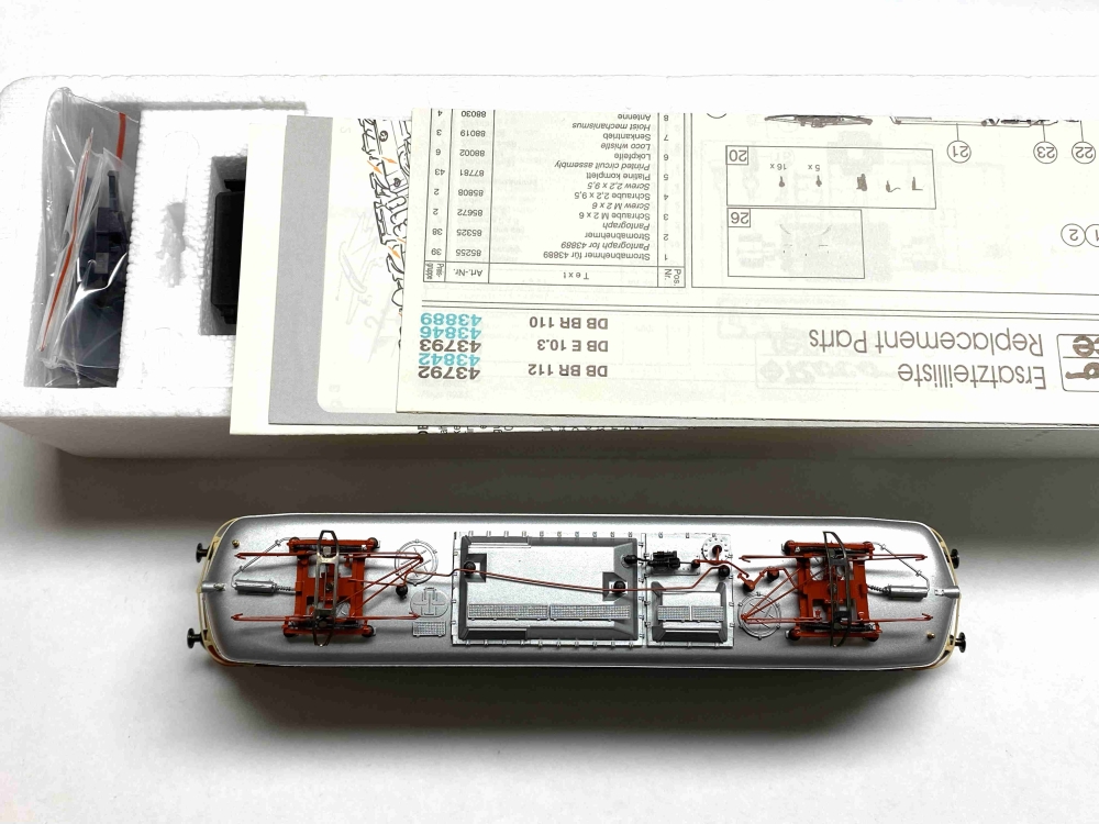 Bild 1 von H0 DC ROCO 43792 - Elektrolokomotive BR 112 - DB - Digital