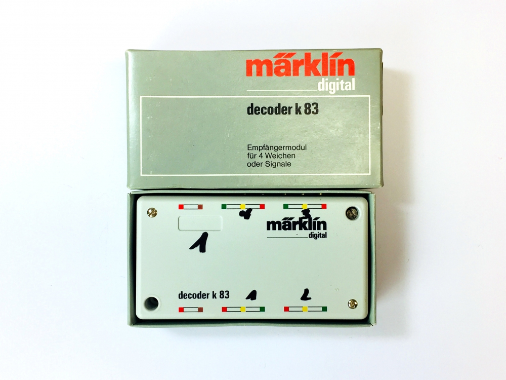 Bild 1 von H0 MÄRKLIN 6083 - Decoder K83 Empfängermodul für Weichen u. Signale (4-fach)