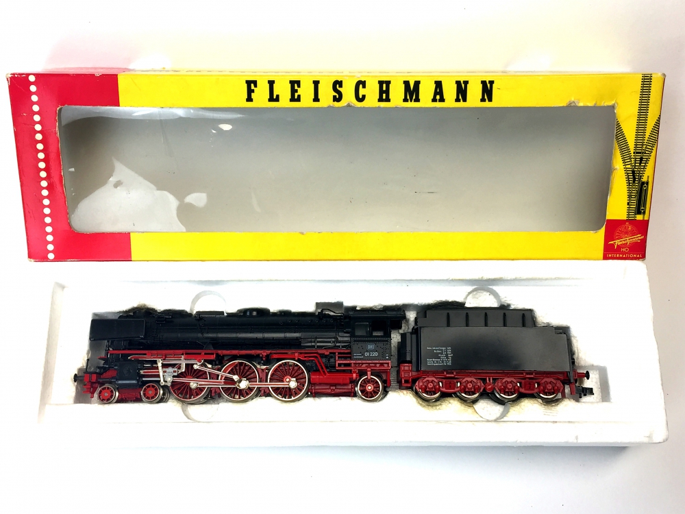 Bild 1 von H0 DC FLEISCHMANN 1362 - Dampflokomotive BR 01 der DB - Ep. III