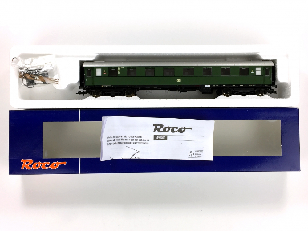 Bild 1 von H0 DC ROCO 45661 - 2. Kl. Einheitsschnellzugwagen B4ü-28 der DB - Ep. III