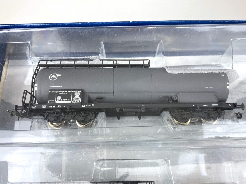 Bild 1 von H0 DC LILIPUT L240021 - 4-tlg. Kesselwagen Tankwagen-Set - DB - Ep. IV - VTG