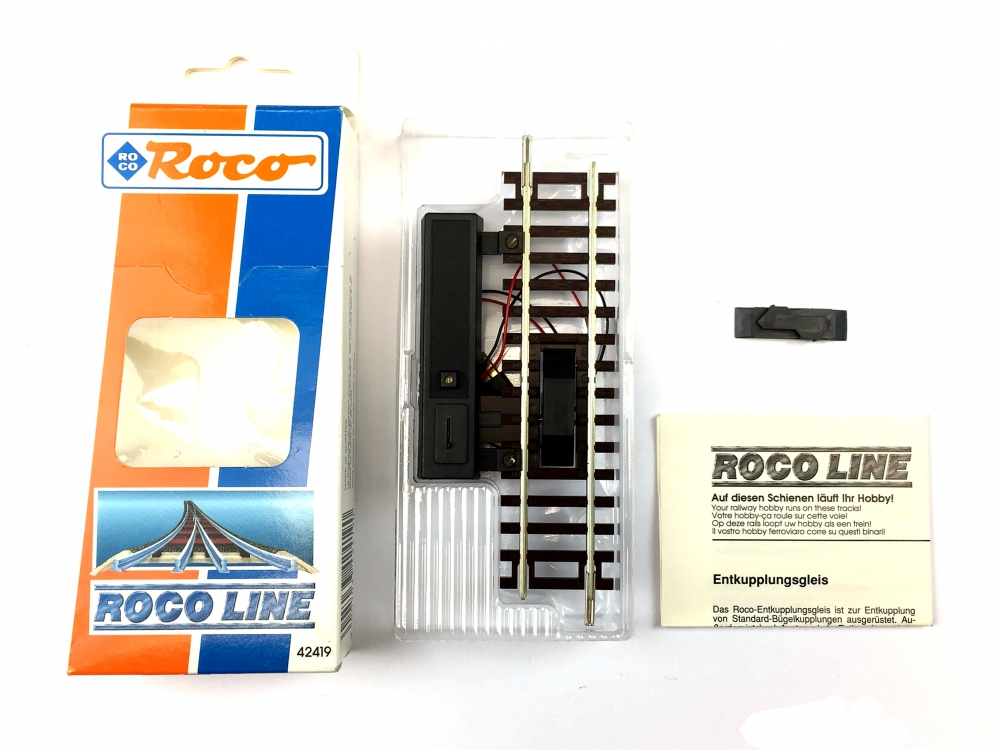 Bild 1 von H0 ROCO 42419 - RocoLine Elektrisches Entkupplungsgleis G1/2 115 mm