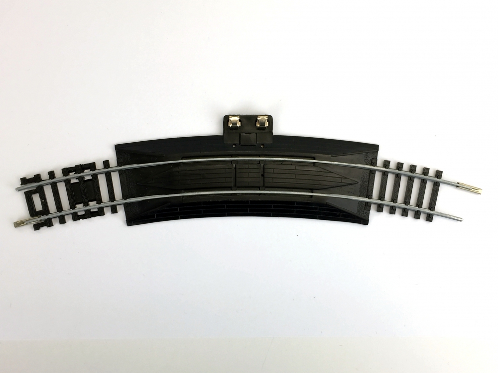 Bild 1 von H0 MEHANO F269 - Gebogenes Anschlussgleis mit Aufgleishilfe 30°, R 457,2 mm