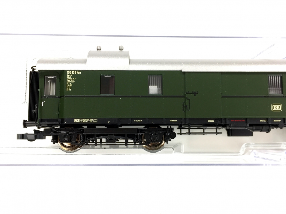 Bild 1 von H0 DC ROCO 64741 - Gepäckwagen Pw4üe 28 der DB - Ep. III