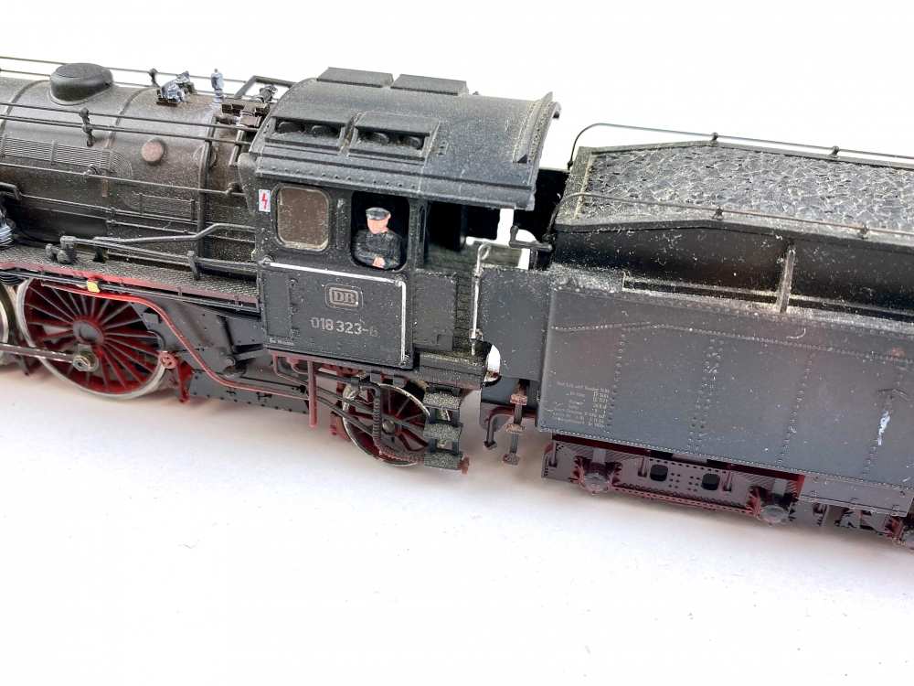 Bild 1 von H0 DC LILIPUT 40 94 - Dampflokomotive BR 018 - DB - handgealtert - patiniert