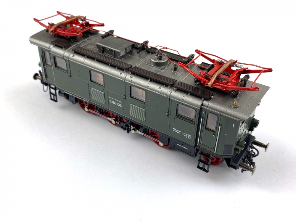 Bild 1 von H0 DC ROCO 43441 - Elektrolokomotive BR E32 - DB - Ep. III - DSS