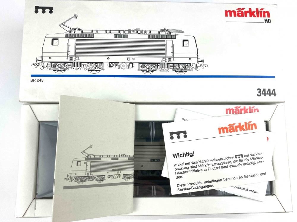 Bild 1 von H0 AC MÄRKLIN 3444 - Elektrolokomotive BR 243 - DR - MHI