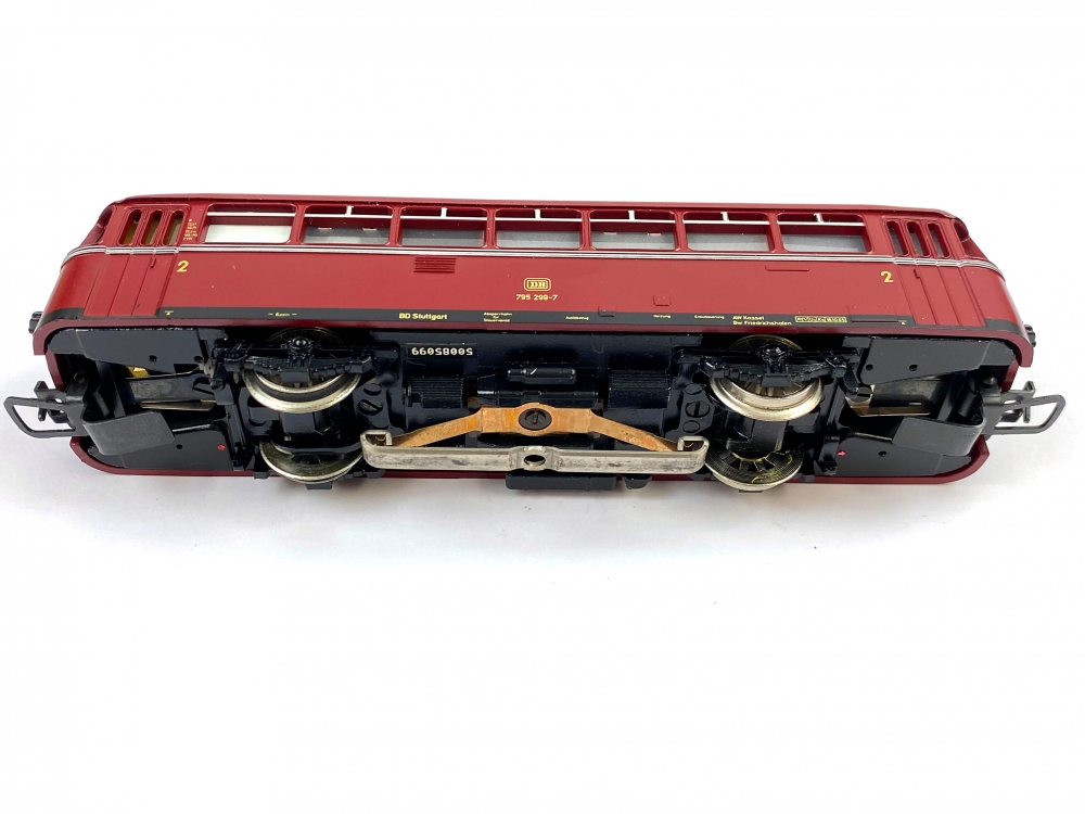 Bild 1 von H0 AC MÄRKLIN 3016 - VT 95 Schienenbus BR 795 - DB