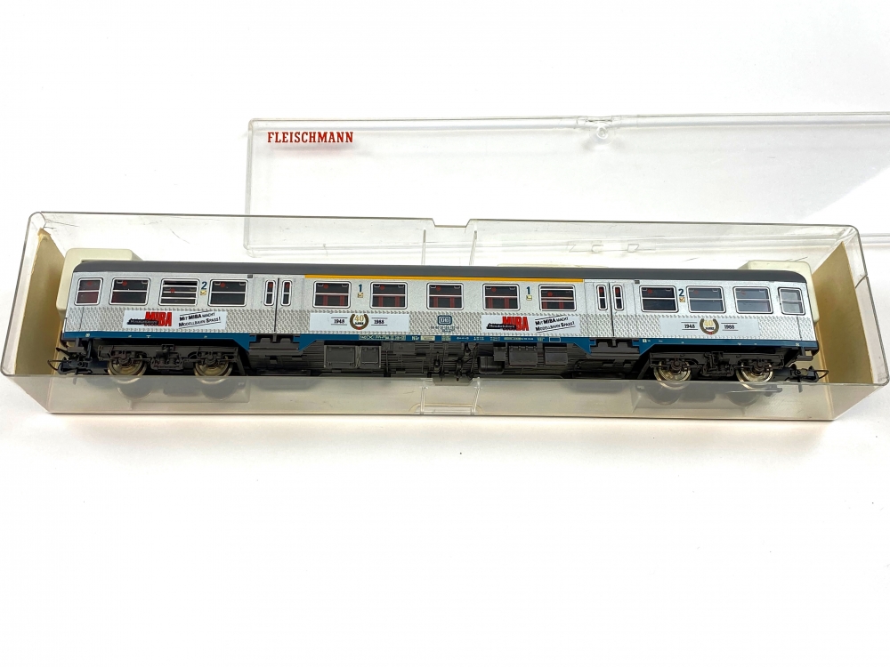 Bild 1 von H0 DC FLEISCHMANN - Nahverkehrswagen - MIBA 40-Jahre Sondermodell - Silberling