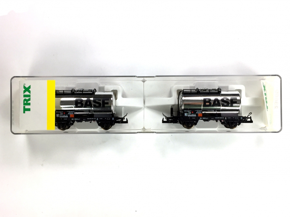 Bild 1 von H0 DC TRIX 23669 - 2 Kesselwagen 