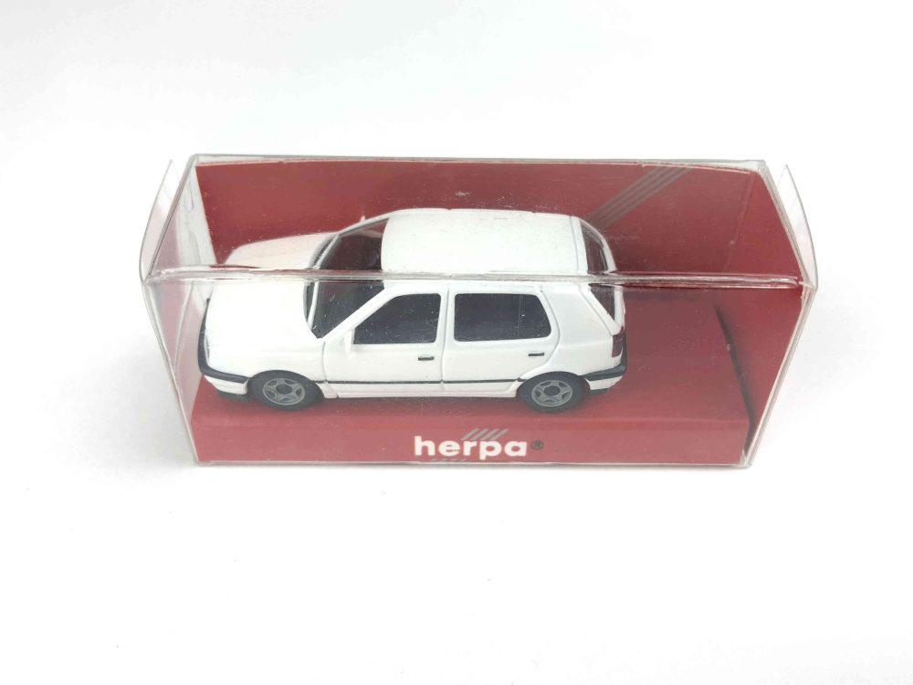Bild 1 von H0 HERPA 021098 - Fahrzeug - VW Golf GL 4-türig - weiß