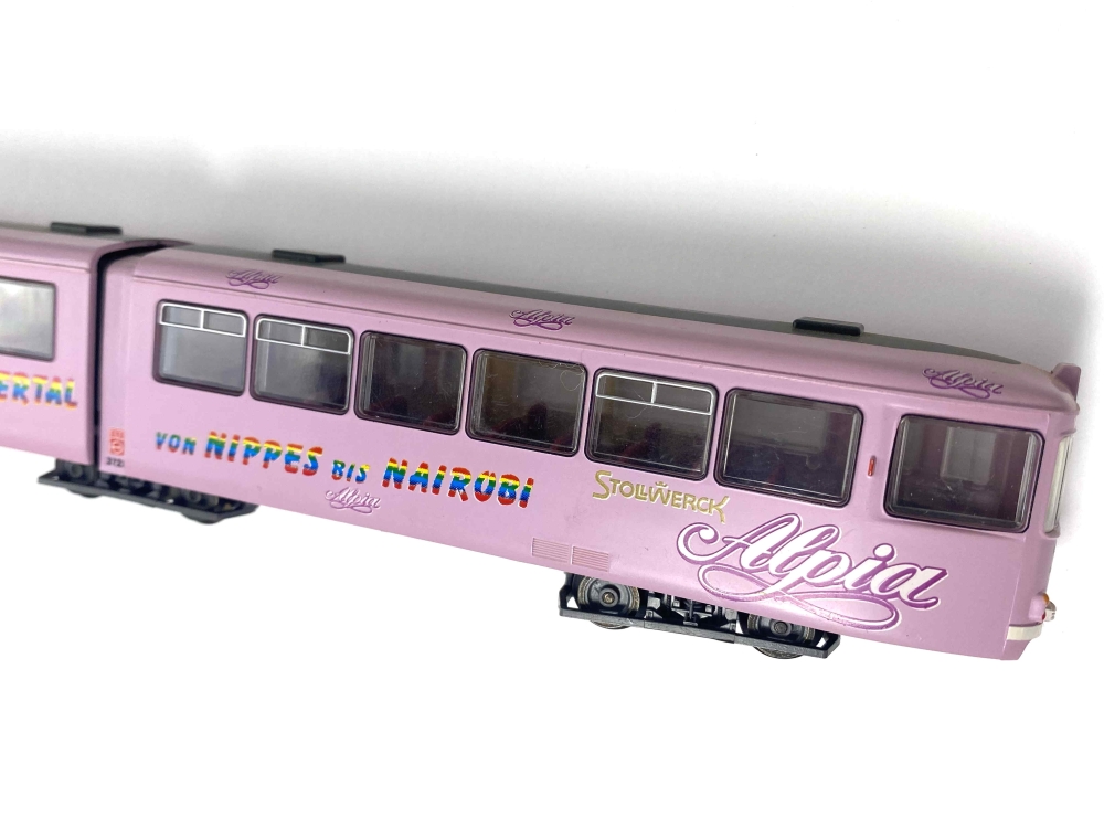 Bild 1 von H0 DC ROCO 43189 - Straßenbahn Köln Gelenktriebwagen - KVB - Alpia