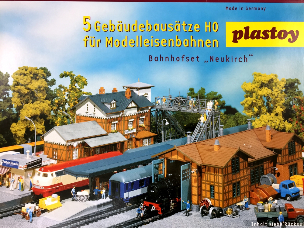 Bild 1 von H0 plastoy 2314 1322 - Dorfset Neukirch mit 5 Gebäudebausätzen