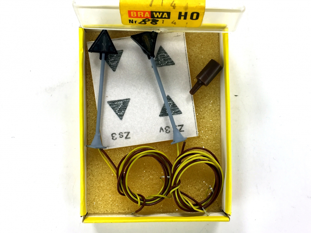 Bild 1 von H0 BRAWA 8814 714 - Geschwindigkeitsvoranzeiger Zs 3 (2 Stk.)