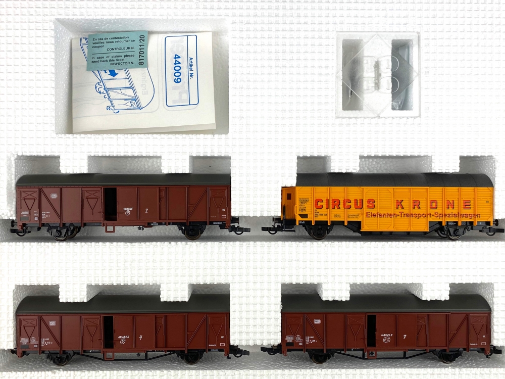 Bild 1 von H0 DC ROCO 44009 - 4-tlg. Wagenset Zirkus Krone - DB