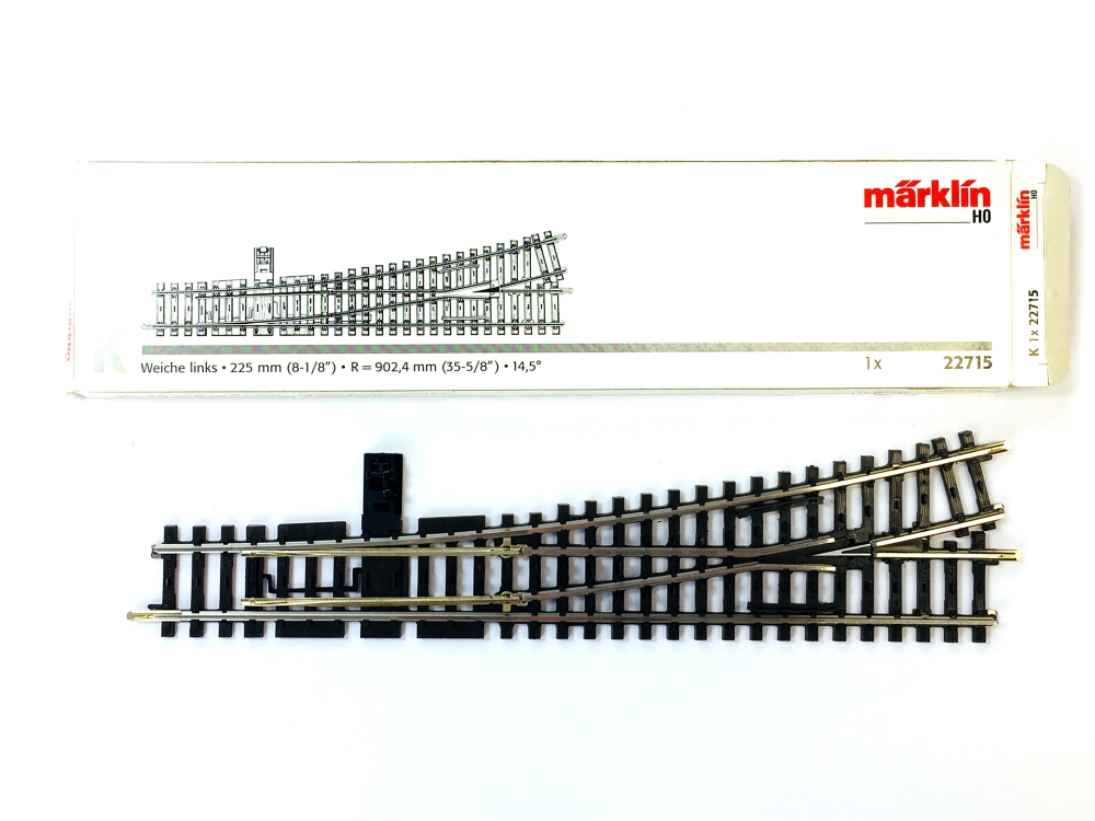 Bild 1 von H0 MÄRKLIN 22715 - K-Gleis Weiche Links, 14° 26, Radius 902,4 mm