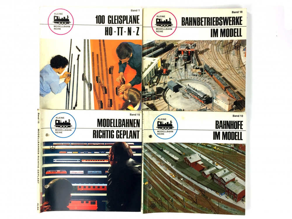 Bild 1 von KLEINE MODELLBAHN REIHE - 4 Bücher: Bahnhöfe, Bahnbetriebswerke, 100 Gleispläne und Planung