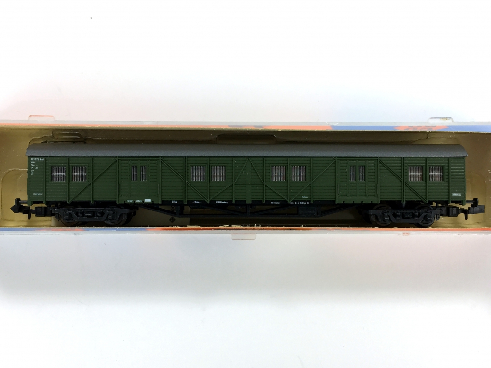 Bild 1 von N ROCO 02370 A - Behelfspackwagen der DB - Ep. III