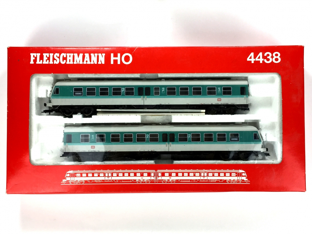 Bild 1 von H0 DC FLEISCHMANN 4438 - Dieseltriebzug BR 614 der DB - Ep. IV / V