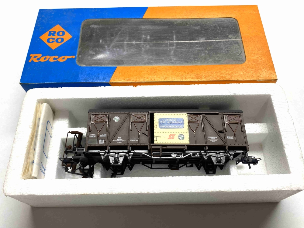 Bild 1 von H0 DC ROCO 46282 - Gedeckter Güterwagen - Fahrrad am Bahnhof - ÖBB
