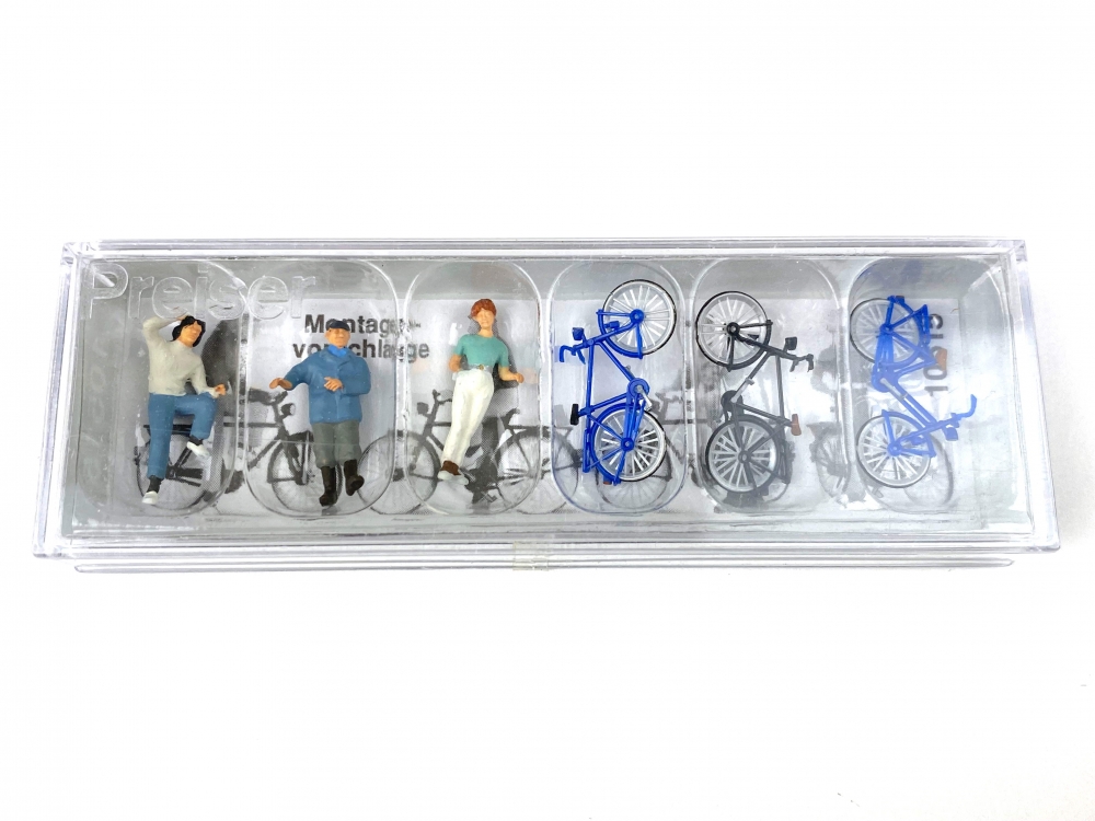 Bild 1 von H0 PREISER 10515 - Figuren - stehende Radfahrer - für Bahnübergang