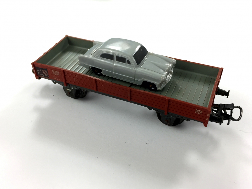 Bild 1 von H0 AC MÄRKLIN 4504 - Niederbordwagen mit Ford M 12