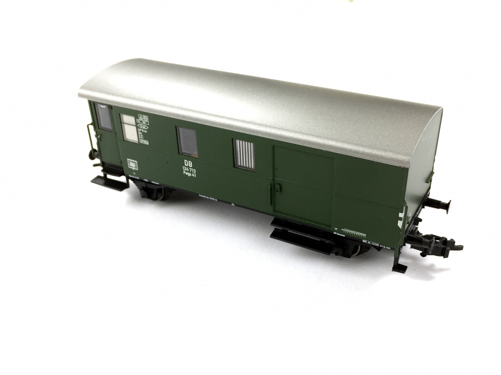Bild 1 von H0 DC MÄRKLIN 46982 - Gepäckwagen Pwgs 41 der DB - Ep. III