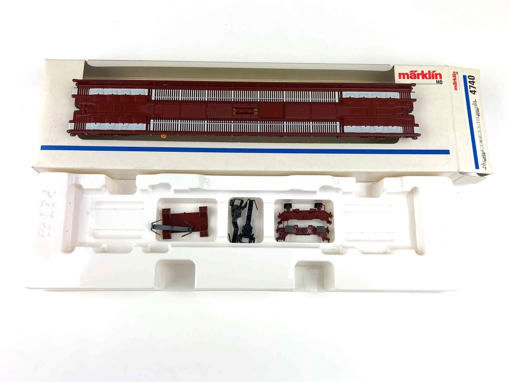 Bild 1 von H0 AC MÄRKLIN 4740 - Niederflurwagen - DB - rollende Landstraße