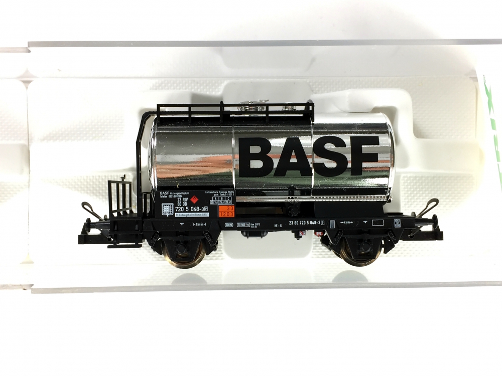 Bild 1 von H0 DC TRIX 23669 - 2 Kesselwagen 