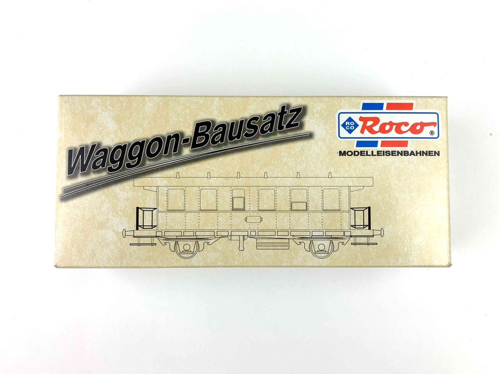 Bild 1 von H0 DC ROCO 54229 - Nebenbahn Personenwagen - 1. Kl. - DB - Bausatz