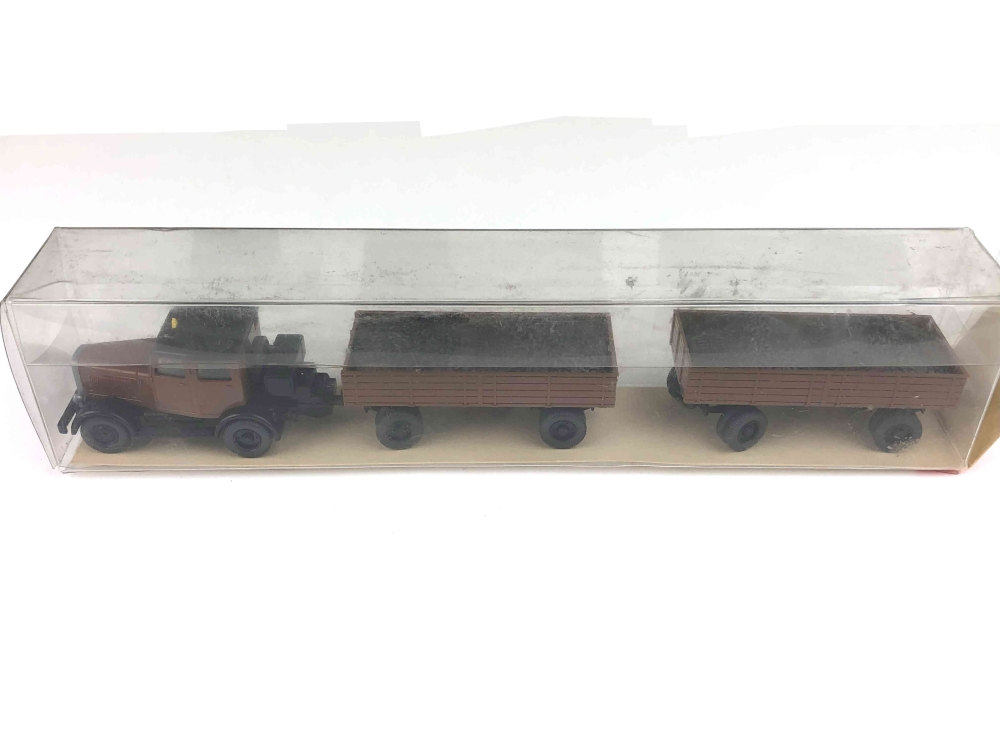 Bild 1 von H0 WIKING 3500 - Fahrzeug - Hanomag ST 100 mit zwei Anhängern