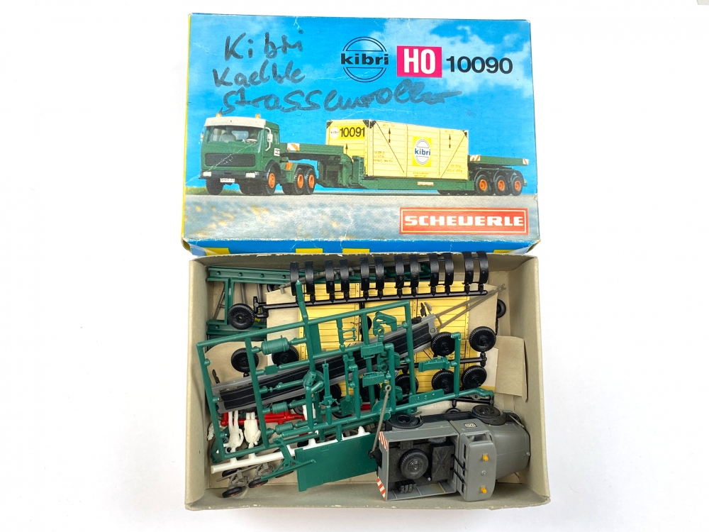 Bild 1 von H0 KIBRI 10090 - Schwerlasttransporter Tieflader - Scheuerle - Bausatz