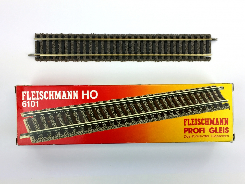 Bild 1 von H0 FLEISCHMANN 6101 - Gerades Gleis 200 mm  / (Qualität) A - hervorragend