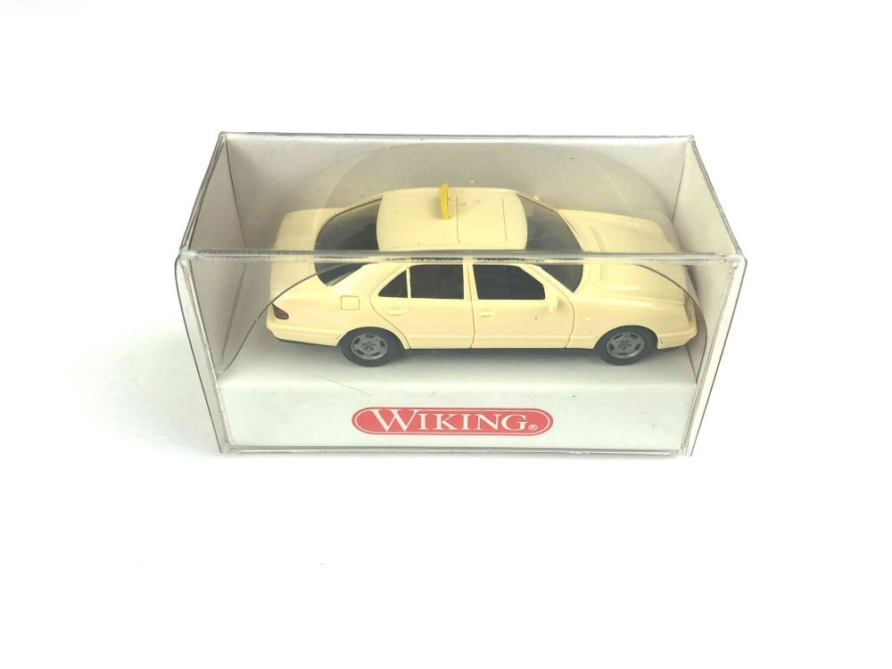 Bild 1 von H0 WIKING 149 09 22 - Fahrzeug - Mercedes Benz E 230 - TAXI