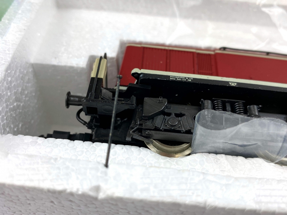 Bild 1 von H0 DC ROCO 43457 - Diesellokomotive V90 - DB - Ep. III
